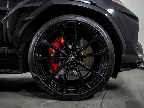 Used 2021 Lamborghini Urus AWD/4WD image 18