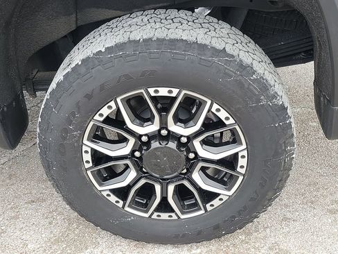 Certified 2024 Chevrolet Silverado 2500 LTZ w/ LTZ Convenience Package image 33