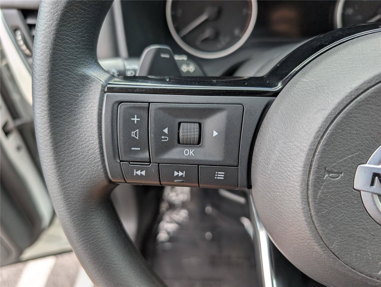 Used 2021 Nissan Rogue S AWD/4WD image 18