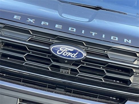 New 2025 Ford Expedition Active image 3