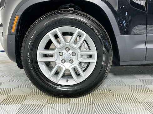 Used 2025 Land Rover Defender 110 S AWD/4WD image 9