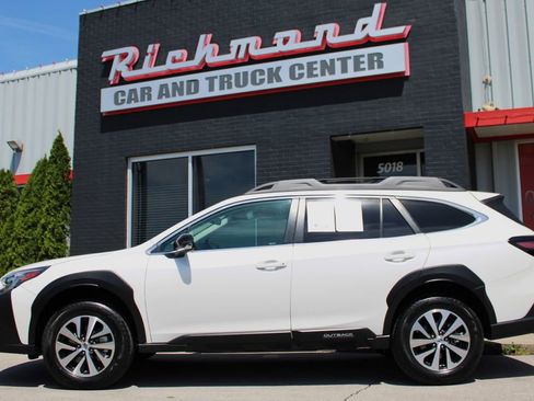 Used 2023 Subaru Outback Premium AWD/4WD image 15