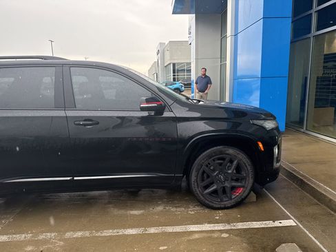 Used 2023 Chevrolet Traverse Premier w/ Redline Edition FWD image 6