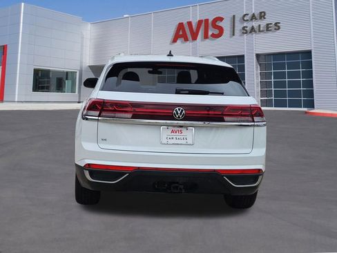 Used 2025 Volkswagen Atlas Cross Sport SE image 5