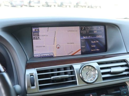 Used 2013 Lexus LS 460 w/ Comfort Pkg image 16