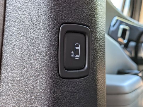 Used 2024 Kia Carnival SX Prestige image 22