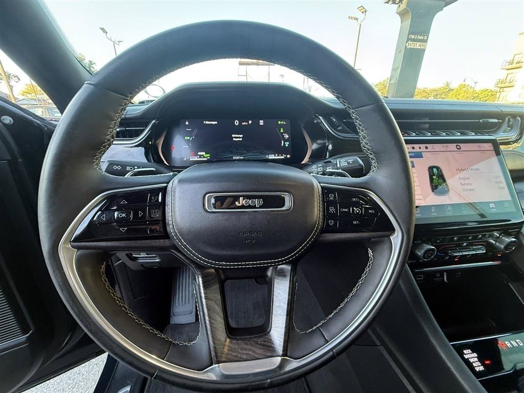 Used 2023 Jeep Grand Cherokee Overland AWD/4WD image 28
