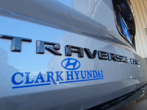 Used 2024 Chevrolet Traverse RS AWD/4WD image 38