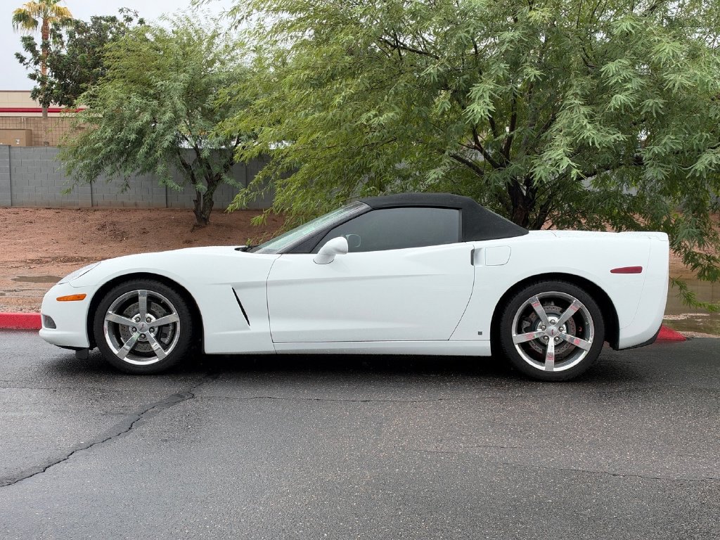 Used 2008 Chevrolet Corvette Convertible w/ Preferred Equipment Group RWD image 2