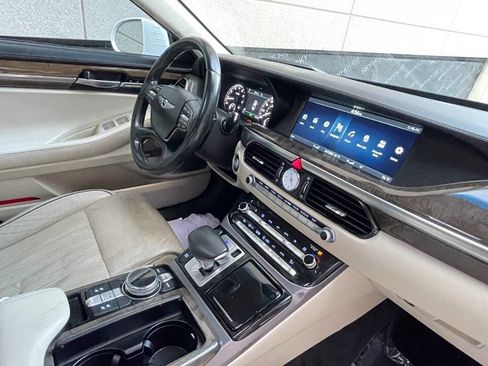 Used 2017 Genesis G90 3.3T Premium image 14