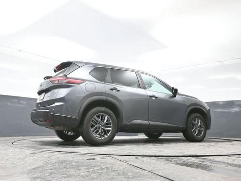 Used 2024 Nissan Rogue S image 48