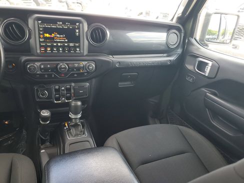 Used 2021 Jeep Wrangler Unlimited Sport AWD/4WD image 16