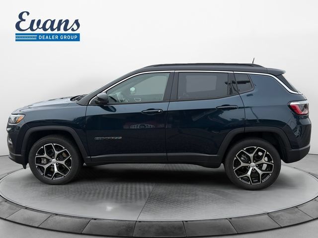 Used 2024 Jeep Compass Limited AWD/4WD image 3