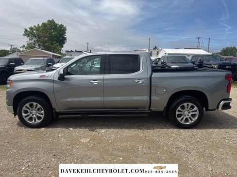 Used 2025 Chevrolet Silverado 1500 LTZ AWD/4WD image 3