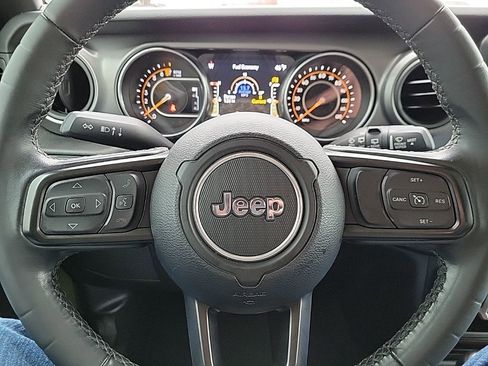 Used 2021 Jeep Wrangler Unlimited Sport image 24