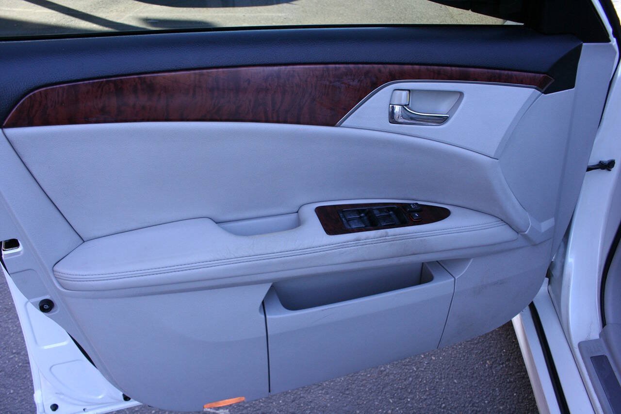 Used 2011 Toyota Avalon FWD image 15