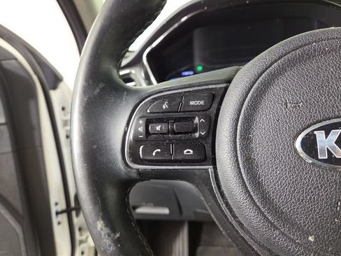 Used 2020 Kia Niro EX Premium FWD image 22