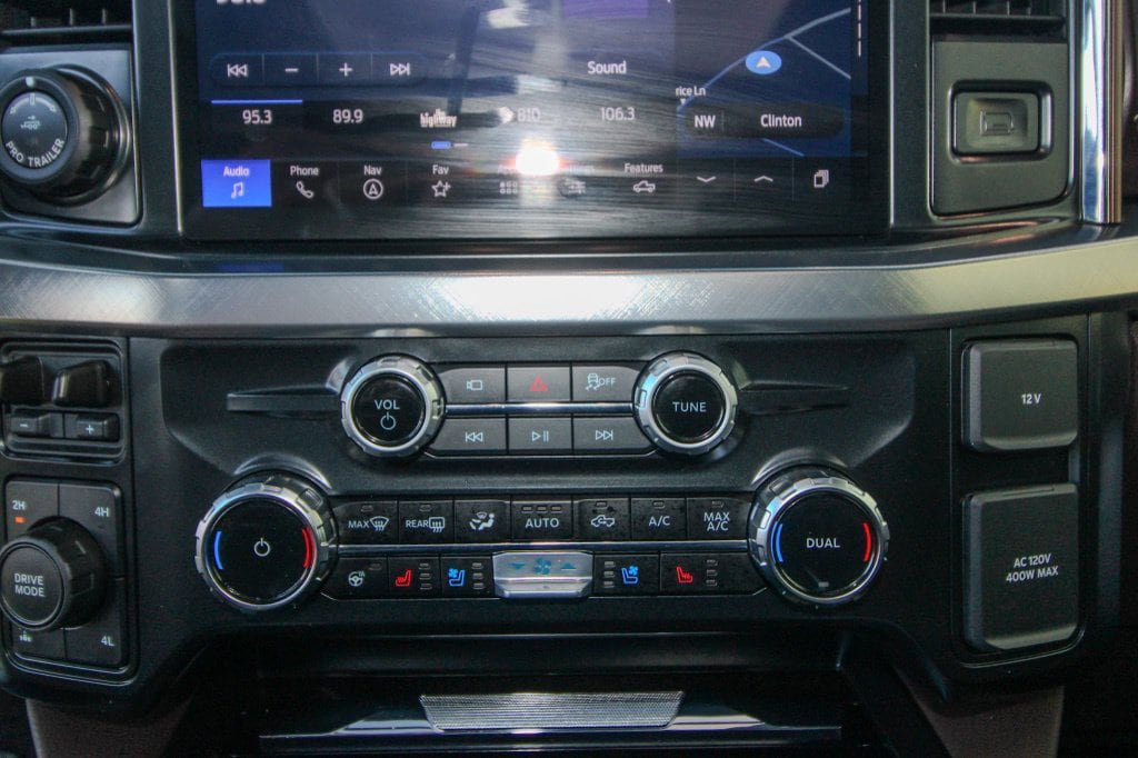 Used 2025 Ford F350 King Ranch w/ Chrome Package AWD/4WD image 28