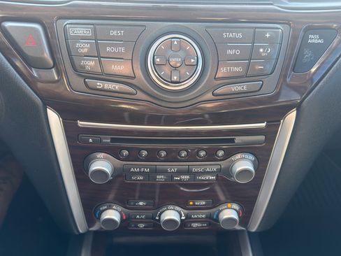 Used 2015 Nissan Pathfinder SL image 27