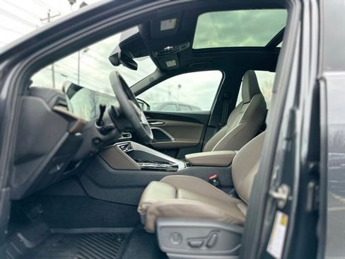 Used 2025 Audi Q5 Premium Plus image 11