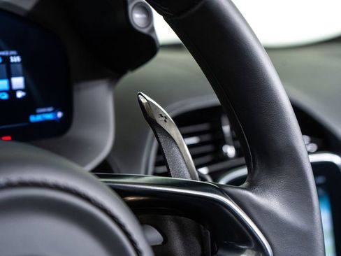 Used 2025 McLaren Artura Spider image 28