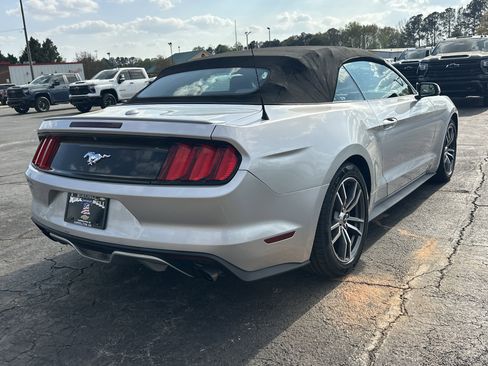 Used 2017 Ford Mustang Premium image 8