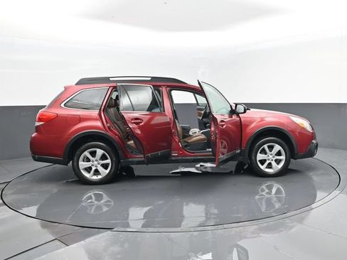 Used 2013 Subaru Outback 2.5i Premium AWD/4WD image 28