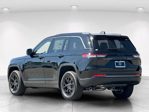 New 2026 Jeep Grand Cherokee Altitude AWD/4WD image 4