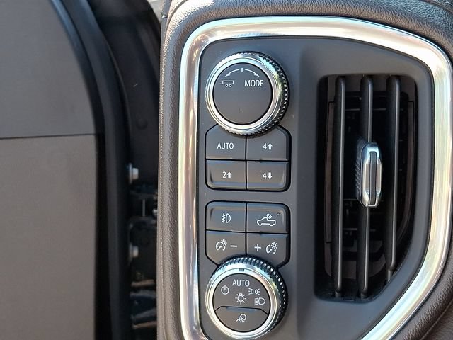 Used 2022 GMC Sierra 3500 Denali w/ Denali Ultimate Package AWD/4WD image 26