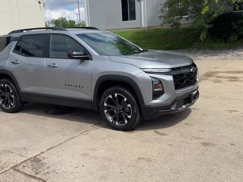 Used 2025 Chevrolet Equinox RS w/ Safety and Technology Package AWD/4WD image 2