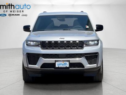 New 2026 Jeep Grand Cherokee Altitude