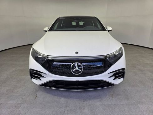 Used 2023 Mercedes-Benz EQS 580 4MATIC Sedan image 2