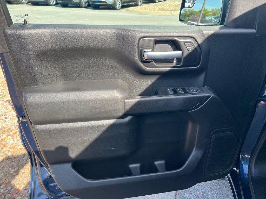 Used 2020 Chevrolet Silverado 1500 Custom w/ Custom Value Package AWD/4WD image 16
