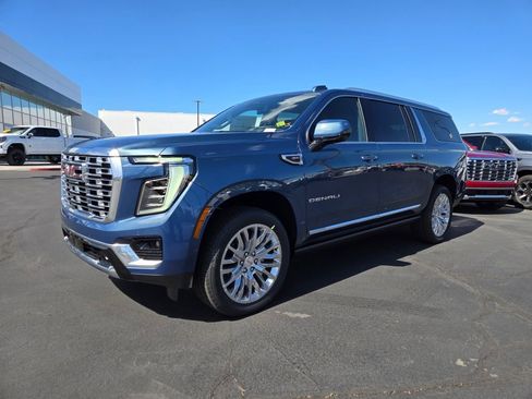 New 2026 GMC Yukon XL Denali w/ Sun & Power Step Package AWD/4WD image 2