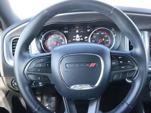 Used 2019 Dodge Charger SXT image 17