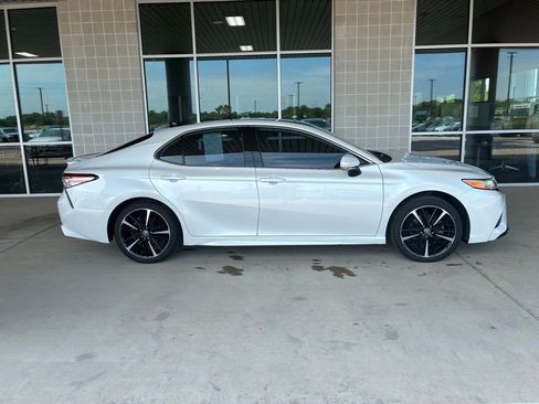 Used 2020 Toyota Camry XSE FWD image 6