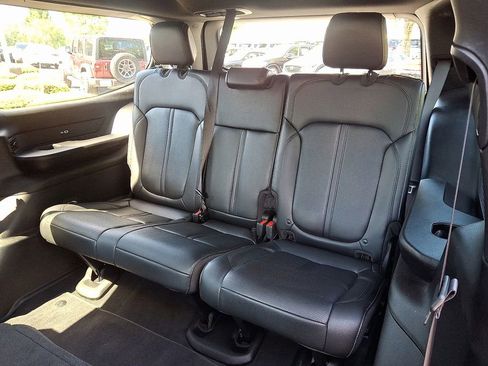 Used 2024 Jeep Wagoneer 4WD image 10