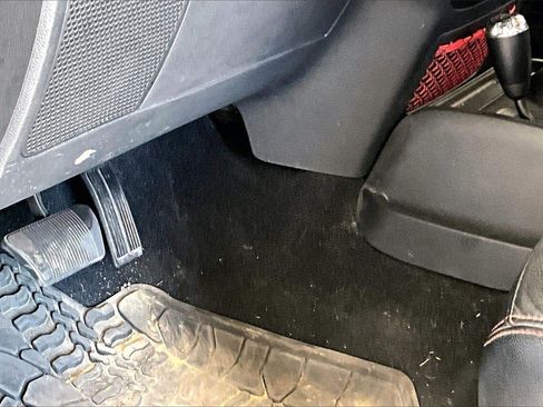 Used 2017 Jeep Wrangler Unlimited Rubicon image 22