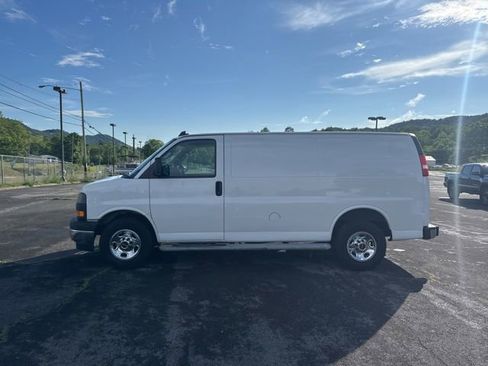 Used 2019 GMC Savana 2500 w/ Driver Convenience Package RWD image 5