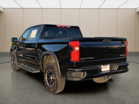 Used 2022 Chevrolet Silverado 1500 ZR2 w/ Technology Package image 3