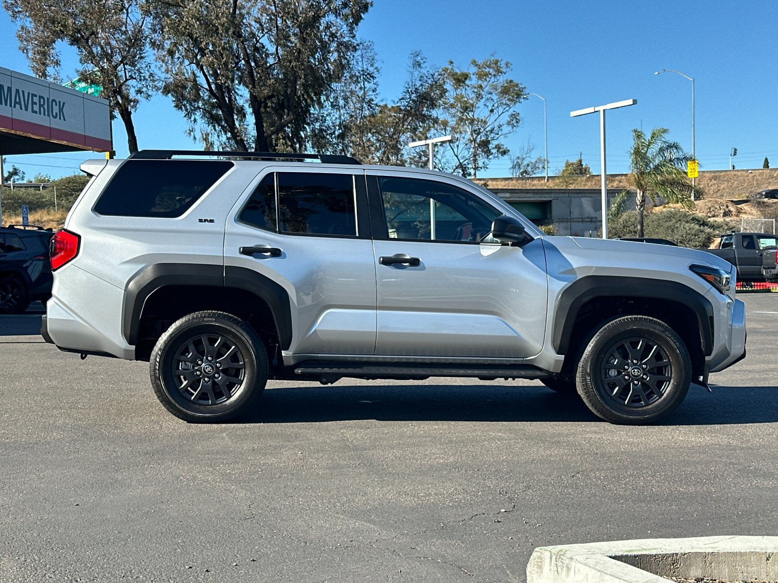 Used 2025 Toyota 4Runner SR5 AWD/4WD image 6