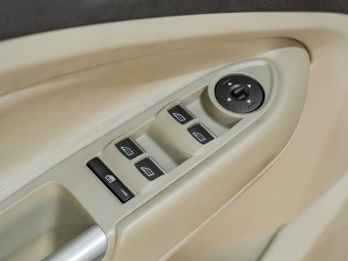 Used 2019 Ford Escape Titanium image 39