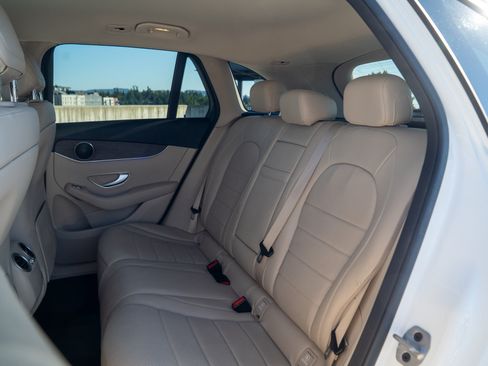 Used 2022 Mercedes-Benz GLC 300 4MATIC image 25