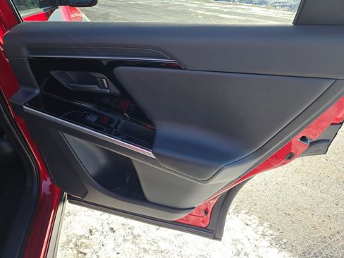 Used 2024 Subaru Solterra Limited image 8