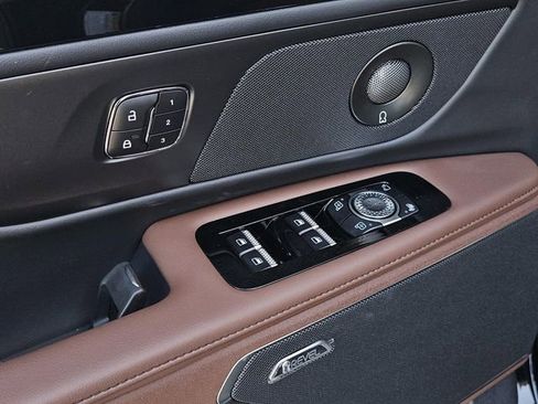 New 2026 Lincoln Nautilus Reserve image 17