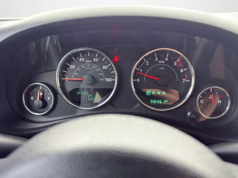 Used 2016 Jeep Wrangler Unlimited Sahara w/ Connectivity Group AWD/4WD image 20