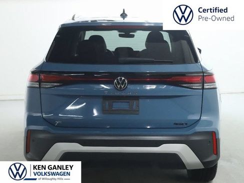 Used 2025 Volkswagen Tiguan SE AWD/4WD image 41