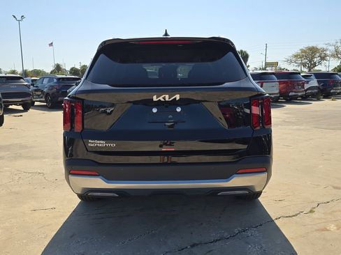 New 2026 Kia Sorento S image 7