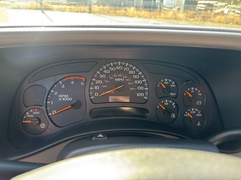 Used 2003 Chevrolet Silverado 2500 LT image 8