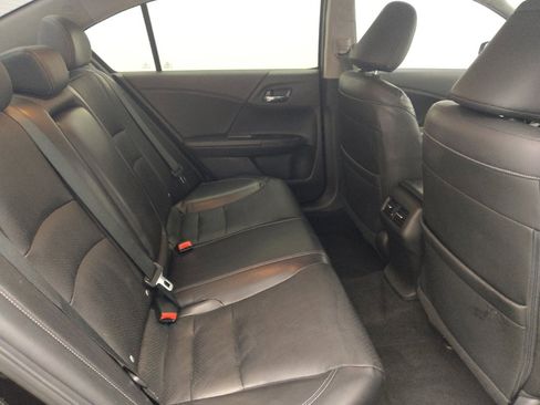 Used 2015 Honda Accord Touring image 19